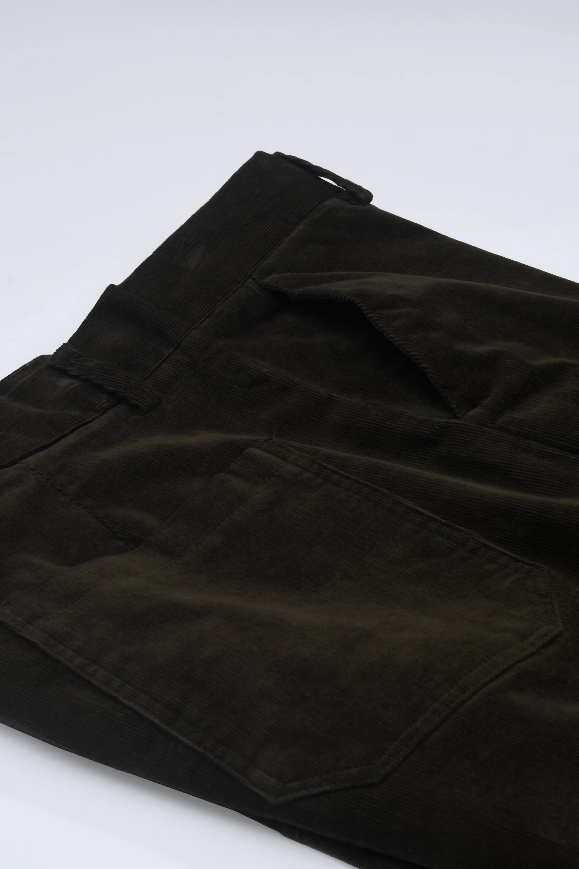 SOFT CORDUROY RELAXED CARGO PANTS IN DARK OLIVE